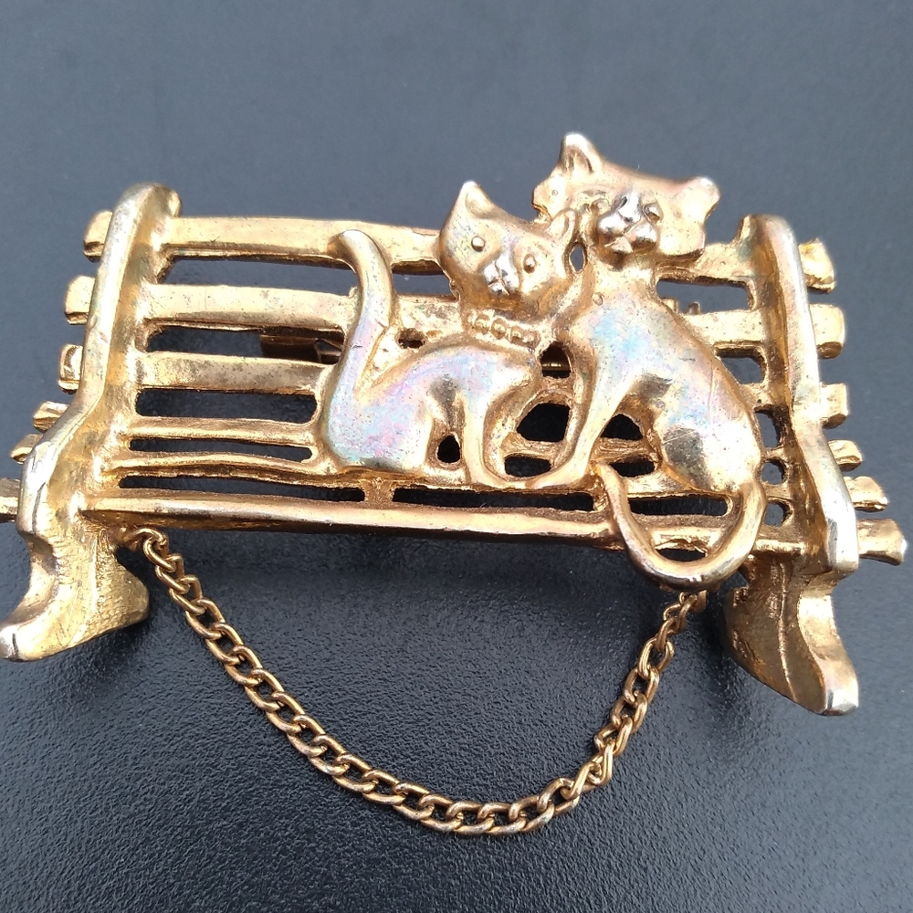 Vintage Gold Coloured Brooch, Cat Couple on Park Bench, AJC, Hanging Cha…